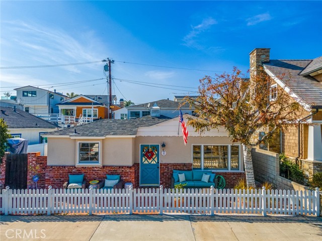 311 Ruby Avenue Newport Beach, California Welcome to 311 and 311 ½ Ruby Avenue, arguably one of the best locations on Balboa Island. Sitting on an oversized 45 foot lot this incredible duplex is a perfect inside and out. The front unit, 311 Ruby, features 3 bedrooms, 2 bathrooms. The unit opens to a beautiful side yard ideal for entertaining while taking in the beach breeze. The light and bright upstairs unit, 311 ½ Ruby, is a 1 bed, 1 bath unit located over the garage offering privacy to both tenants. Completing this beach retreat the property offers a 2 car garage, ample parking for both units and is centrally located to all of Balboa Islands activities, the ferry, restaurants, shopping and many local attractions. This is a perfect owner user opportunity or a great rental on the only street with a closed off swim area on the Island!