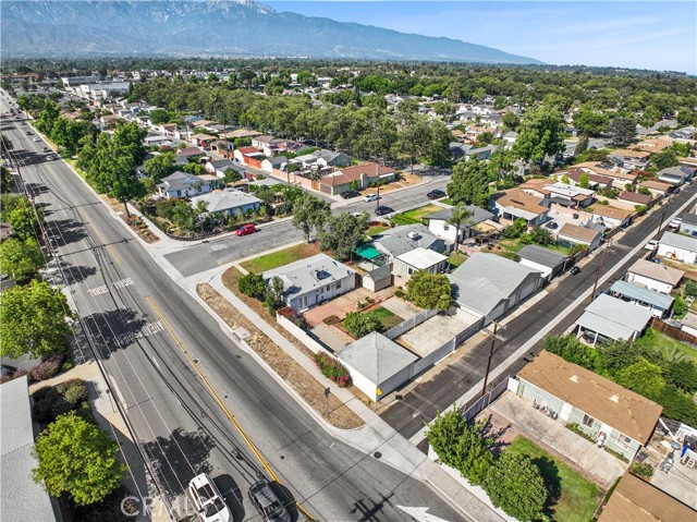 794 Winn Drive, Upland CA: https://media.crmls.org/medias/eb8691bf-e2f4-4cc5-8fab-147efa86b757.jpg
