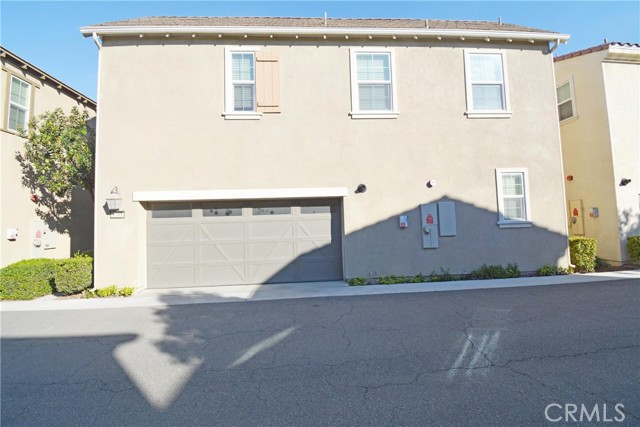 Detail Gallery Image 3 of 41 For 8765 Festival St, Chino,  CA 91708 - 4 Beds | 3/1 Baths