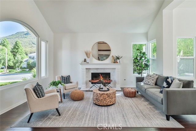 2505 Peachwood Place, Westlake Village CA: https://media.crmls.org/medias/eb87f6e1-f290-4305-a7c6-0347cfdb3d9e.jpg