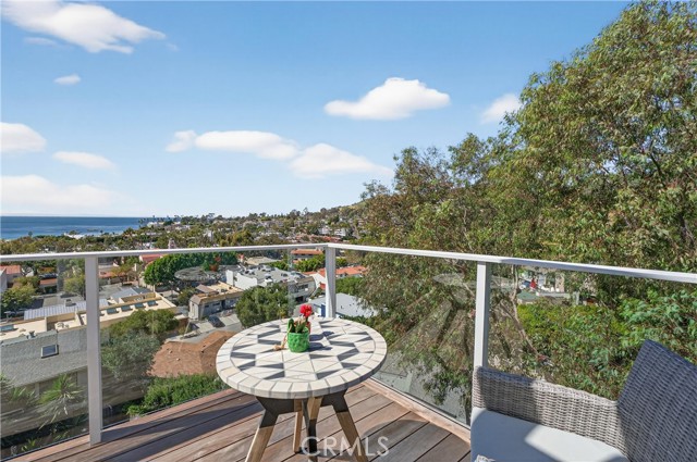 Detail Gallery Image 32 of 74 For 405 Blumont St, Laguna Beach,  CA 92651 - 5 Beds | 6/1 Baths