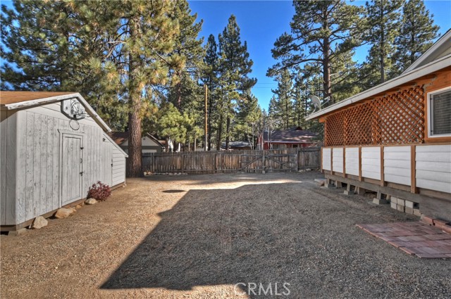 Detail Gallery Image 29 of 34 For 501 W Sherwood Bld, Big Bear City,  CA 92314 - 3 Beds | 2 Baths