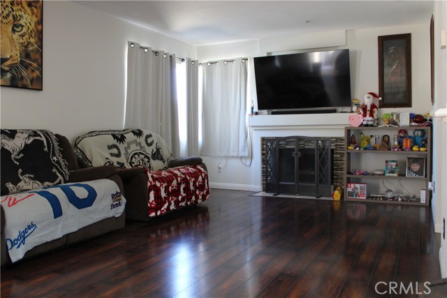 Detail Gallery Image 6 of 27 For 1848 Cascadian Way, San Jacinto,  CA 92583 - 3 Beds | 2/1 Baths