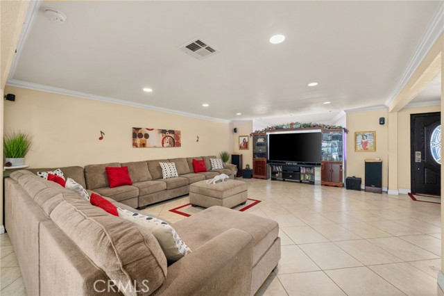 Detail Gallery Image 3 of 62 For 11267 Jerry Pl, Cerritos,  CA 90703 - 3 Beds | 3 Baths
