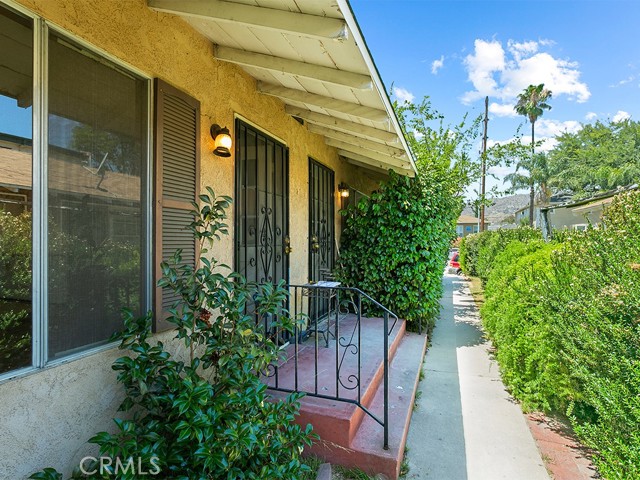 1206 West Victory Boulevard photo 4