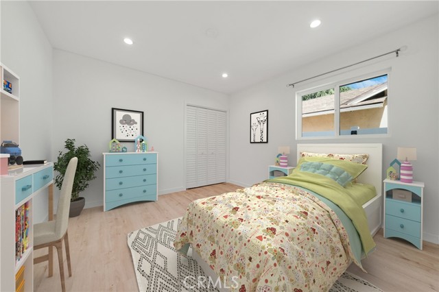 22714 Burbank Boulevard photo 6