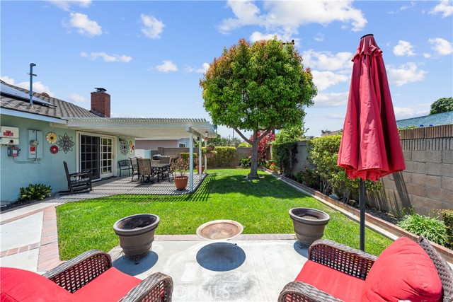 15291 Newcastle Lane, Huntington Beach CA: https://media.crmls.org/medias/eb89ffac-7730-4d6d-a1e7-b7a40baa692b.jpg