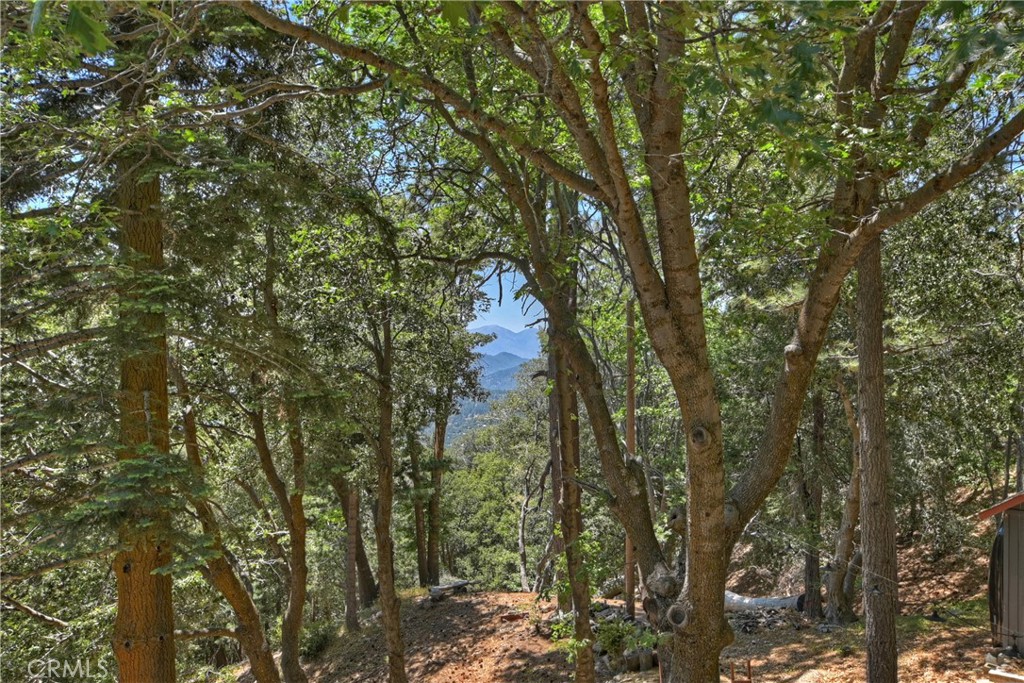 https://media.crmls.org/medias/eb8a033a-d44d-415d-8b0d-98e59228f5ea.jpg?preset=X-Large