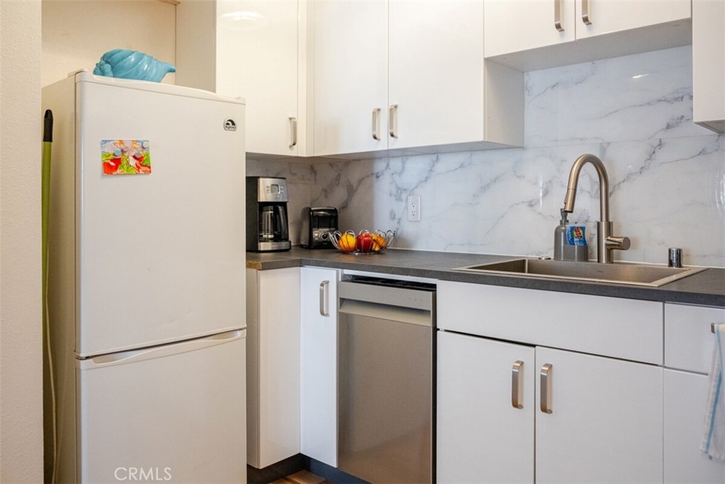 1621 Hotel Circle - photo 8