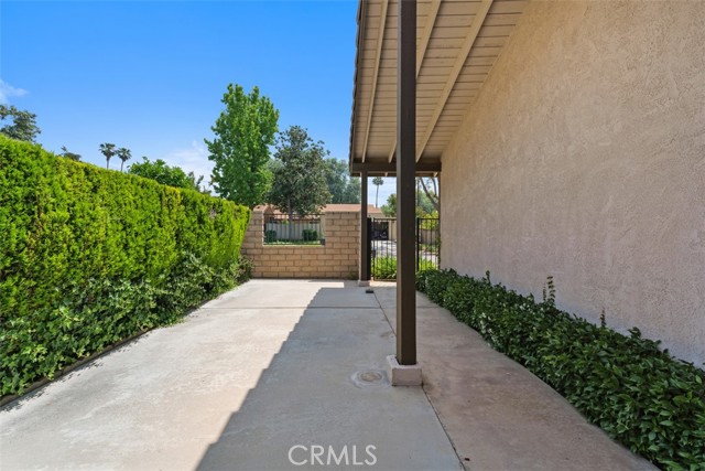 2797 Persimmon Place, Riverside CA: https://media.crmls.org/medias/eb8ac306-8c19-460c-bb76-4e03b441a0ee.jpg