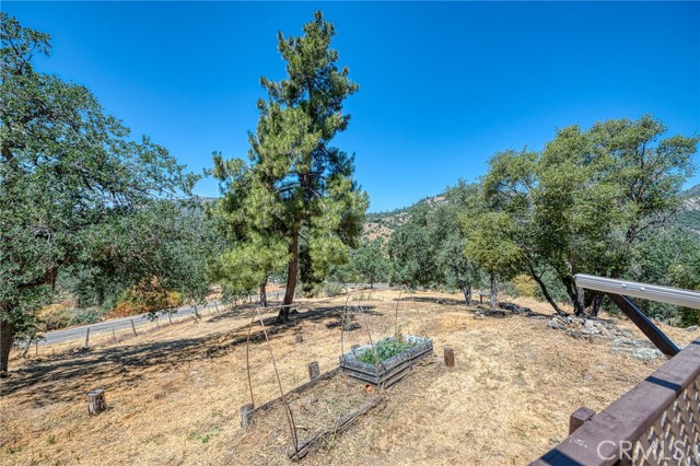 28944 Tollhouse Road, Tollhouse CA: https://media.crmls.org/medias/eb8adbb3-7fb8-4d75-a7de-fc13afea35ff.jpg