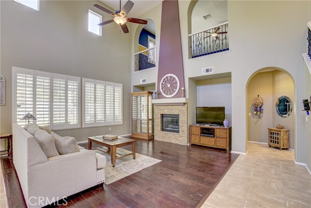 Detail Gallery Image 16 of 49 For 31972 Calle Balareza, Temecula,  CA 92592 - 4 Beds | 2/1 Baths