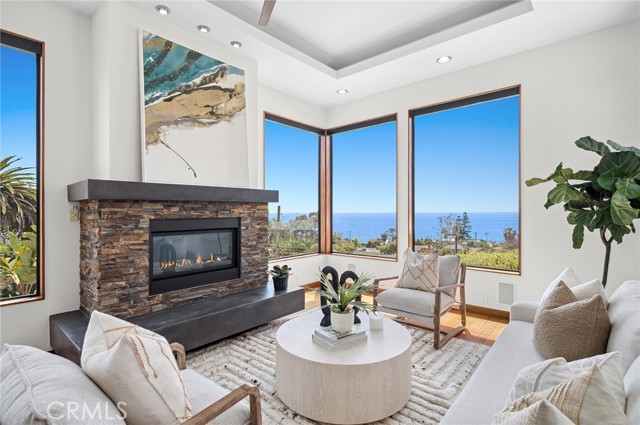 Detail Gallery Image 4 of 31 For 31532 Valido Rd, Laguna Beach,  CA 92651 - 4 Beds | 4/1 Baths