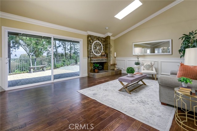 Detail Gallery Image 5 of 47 For 6587 E via Arboles, Anaheim Hills,  CA 92807 - 4 Beds | 2/1 Baths