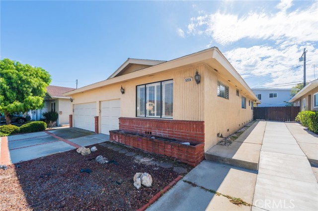 Detail Gallery Image 22 of 47 For 522 Avenue F, Redondo Beach,  CA 90277 - 5 Beds | 3 Baths