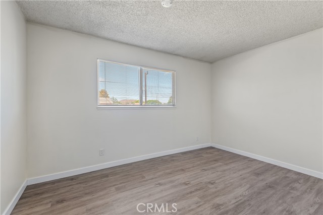 Detail Gallery Image 13 of 22 For 2117 Electra Ave, Simi Valley,  CA 93065 - 5 Beds | 2/1 Baths