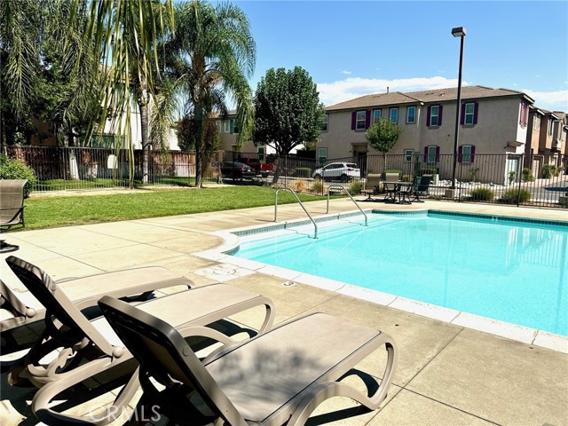 Detail Gallery Image 30 of 33 For 275 Bloomington Ave #112,  Rialto,  CA 92376 - 3 Beds | 2/1 Baths