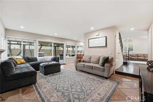 Detail Gallery Image 18 of 52 For 1513 Glenn Cir, Placentia,  CA 92870 - 4 Beds | 2/1 Baths