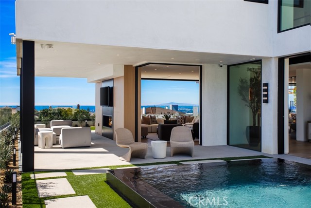 53 Montecito, Corona del Mar CA: https://media.crmls.org/medias/eb8ee869-2dc5-4dd4-8c61-c22f27702404.jpg