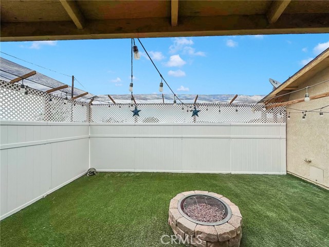 22612 Viento Road, Apple Valley CA: https://media.crmls.org/medias/eb8f0dec-1a1e-4932-8722-e6e63ae12832.jpg