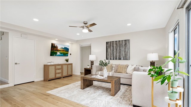 15061 Glass Circle, Irvine CA: https://media.crmls.org/medias/eb8fb3e2-d740-4b42-ae0a-22cbfb927ef1.jpg
