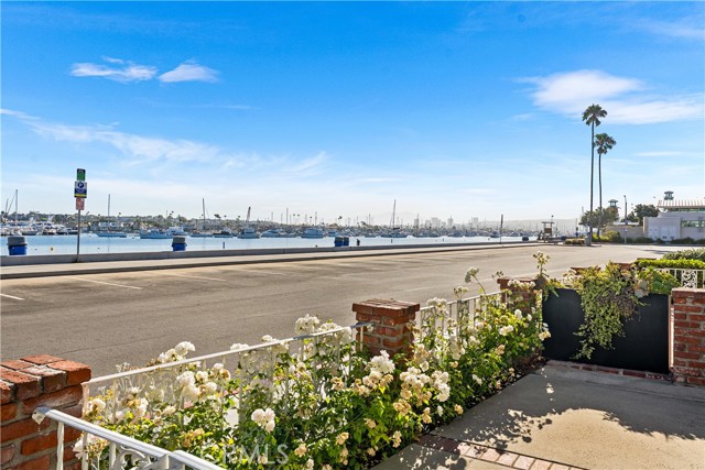 Detail Gallery Image 28 of 37 For 1817 W Bay Ave a,  Newport Beach,  CA 92663 - 2 Beds | 2/1 Baths