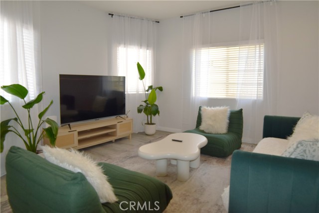 2746 W 14th Street, Los Angeles CA: https://media.crmls.org/medias/eb90cd7e-649e-4e65-94bf-e0ad38251d4a.jpg