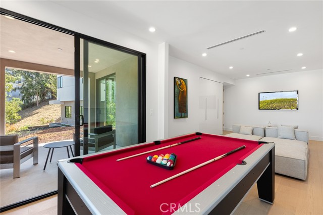 Detail Gallery Image 42 of 58 For 5134 Medina Rd, Woodland Hills,  CA 91364 - 5 Beds | 5/1 Baths