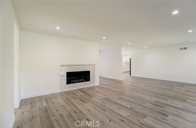 11200 Jellico Avenue, Granada Hills CA: https://media.crmls.org/medias/eb9169ac-8da0-44e8-8a31-e00e09f03a1b.jpg