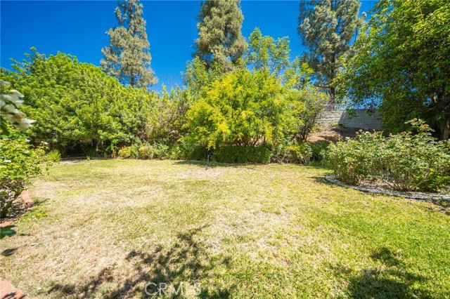 Detail Gallery Image 28 of 32 For 18741 Hillsboro Rd, Northridge,  CA 91326 - 5 Beds | 6/1 Baths