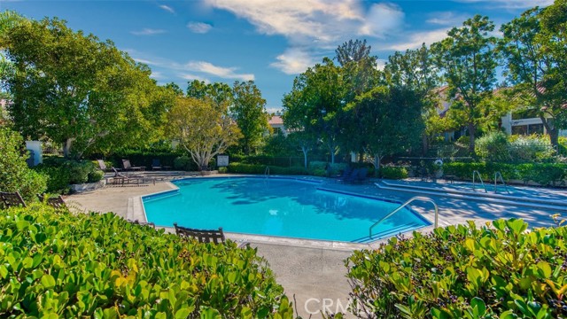 Detail Gallery Image 4 of 31 For 21 Sarena #35,  Irvine,  CA 92612 - 3 Beds | 2/1 Baths