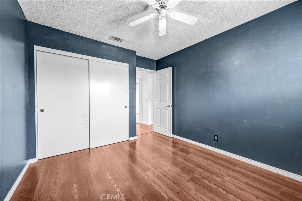 https://media.crmls.org/medias/eb91e168-ee85-4bcf-80e8-d650550f1062.jpg?preset=X-Large