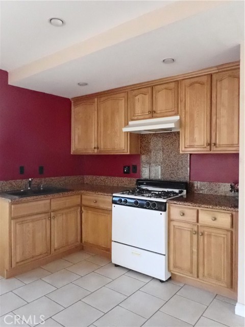 Detail Gallery Image 4 of 10 For 12091 Ora St #B,  Garden Grove,  CA 92840 - 2 Beds | 1 Baths