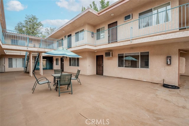 6520 Shirley Avenue, Reseda CA: https://media.crmls.org/medias/eb929739-523f-40a6-9246-17dcd1e63c89.jpg