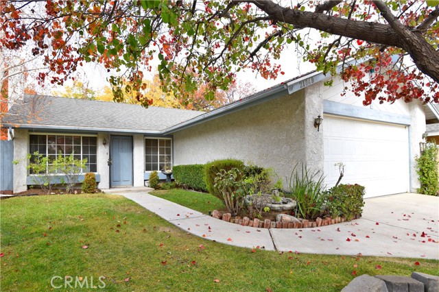 Detail Gallery Image 2 of 26 For 21849 Peppercorn Dr, Saugus,  CA 91350 - 3 Beds | 2 Baths