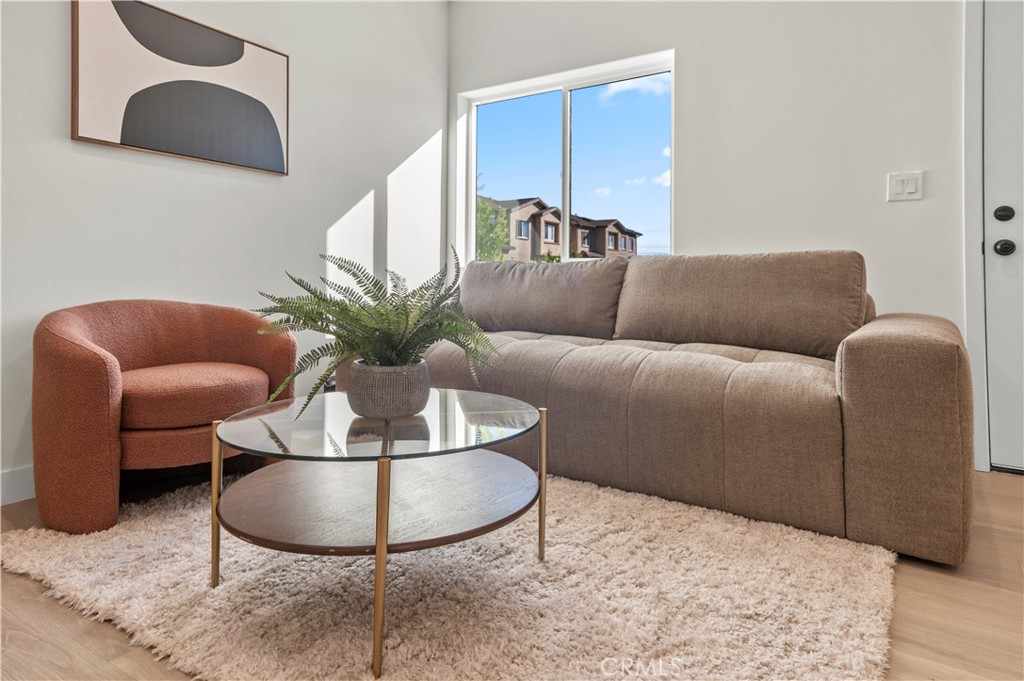 MLS #OC25253877 image #9