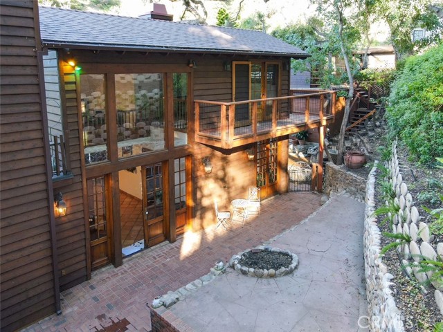 Detail Gallery Image 34 of 36 For 9860 Yoakum Dr, Beverly Hills,  CA 90210 - 1 Beds | 2 Baths