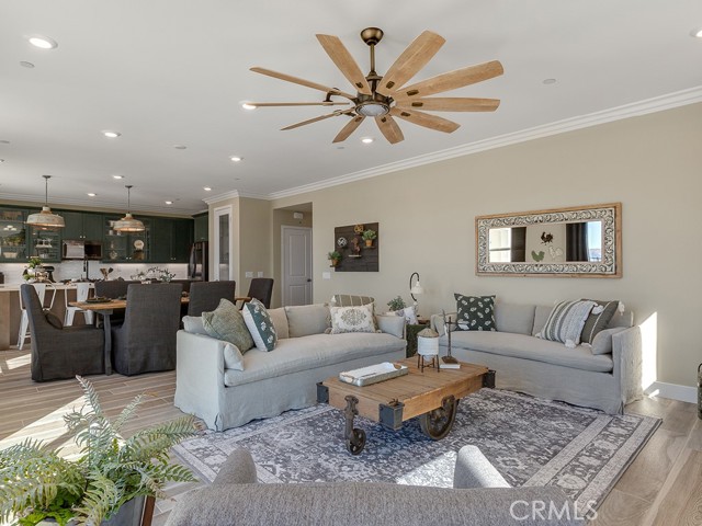 Detail Gallery Image 11 of 39 For 28921 Saddle Cir, Castaic,  CA 91384 - 4 Beds | 3 Baths