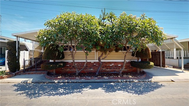Detail Gallery Image 2 of 31 For 3595 Santa Fe Ave #214,  Long Beach,  CA 90810 - 2 Beds | 2 Baths