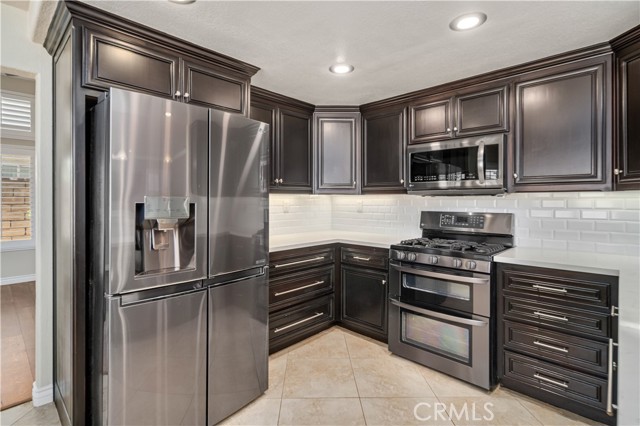 1609 Silvia Avenue, Lancaster CA: https://media.crmls.org/medias/eb94daf6-8aa8-43d5-a8bd-fb527b15ad0c.jpg