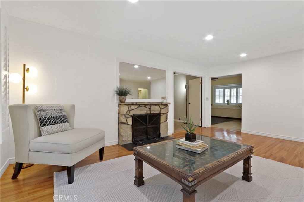 MLS #OC25260013 image #8