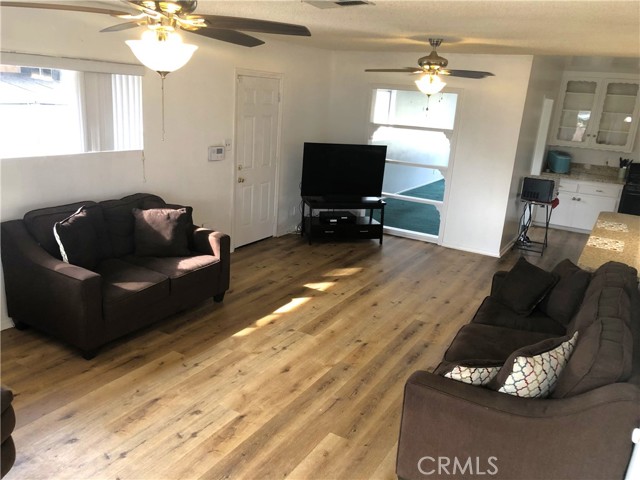 Detail Gallery Image 17 of 42 For 8808 Olive, Bellflower,  CA 90706 - 3 Beds | 2 Baths