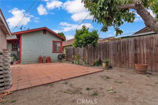 4154 S Harvard Blvd, Los Angeles CA: https://media.crmls.org/medias/eb95a467-fd0d-4c4a-878c-6df3beb405bb.jpg