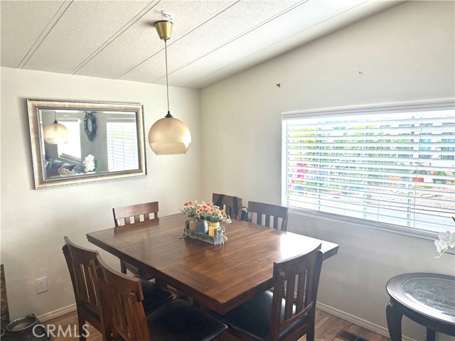 Detail Gallery Image 11 of 30 For 1550 Rimpau #37,  Corona,  CA 92881 - 3 Beds | 2 Baths