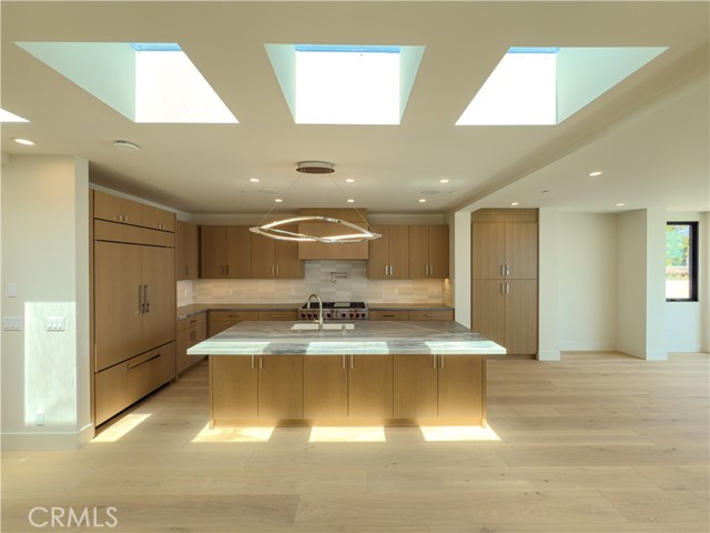 Detail Gallery Image 27 of 56 For 404 16th St, Manhattan Beach,  CA 90266 - 5 Beds | 5/2 Baths