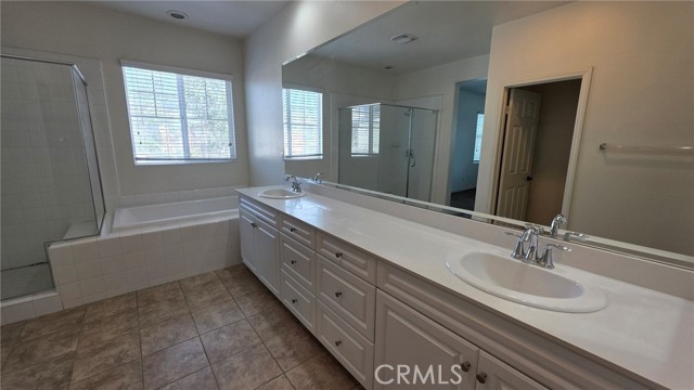Detail Gallery Image 13 of 25 For 2915 E via Terrano, Ontario,  CA 91764 - 3 Beds | 2/1 Baths