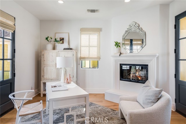 Detail Gallery Image 27 of 45 For 526 Riverside Ave, Newport Beach,  CA 92663 - 5 Beds | 6/1 Baths