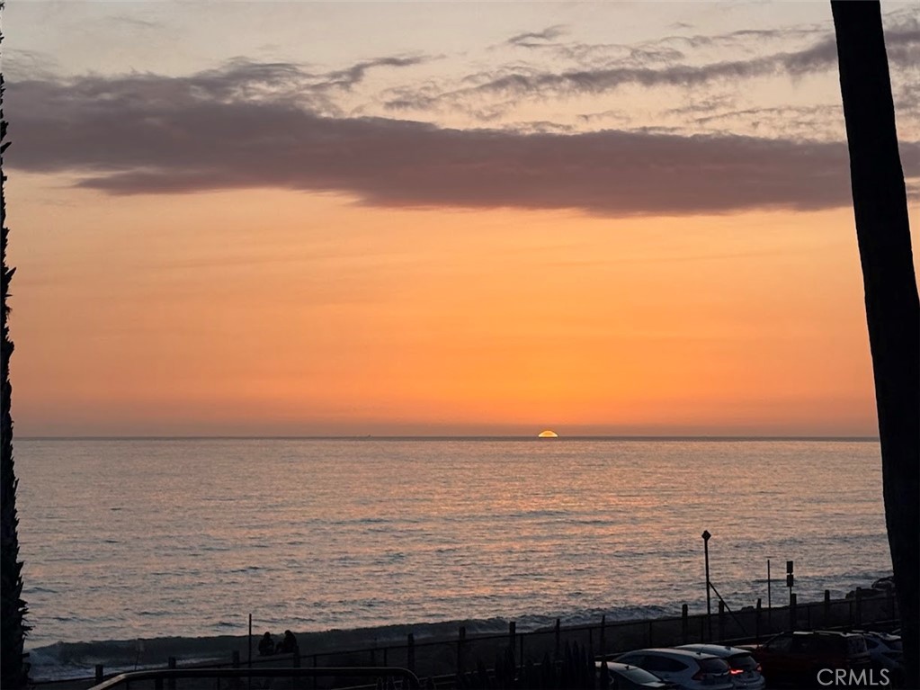 https://media.crmls.org/medias/eb97ae6d-9650-4ff1-9804-cc49df34f54b.jpg?preset=X-Large