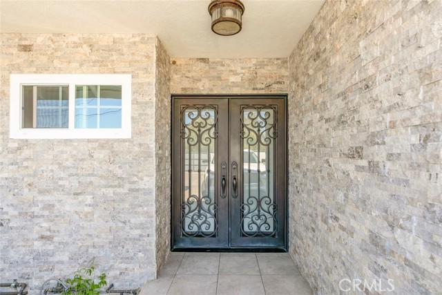 11024 Peoria Street, Sun Valley CA: https://media.crmls.org/medias/eb97c33d-67e6-475e-bbd7-6fe65f633c54.jpg