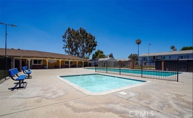 Detail Gallery Image 6 of 8 For 1855 E Riverside Dr #105,  Ontario,  CA 91761 - 3 Beds | 2 Baths